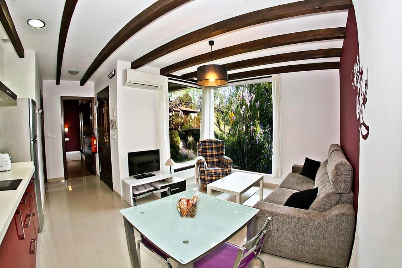 Apartamentos El Roble Valverde de la Vera Екстериор снимка