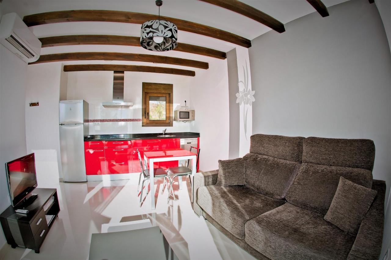 Apartamentos El Roble Valverde de la Vera Екстериор снимка