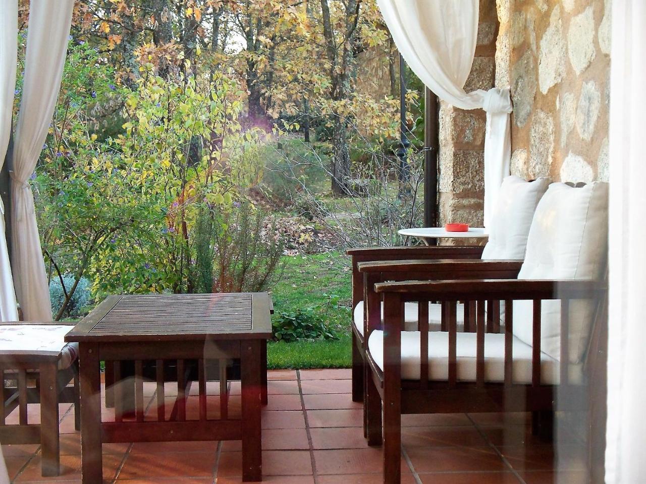 Apartamentos El Roble Valverde de la Vera Екстериор снимка